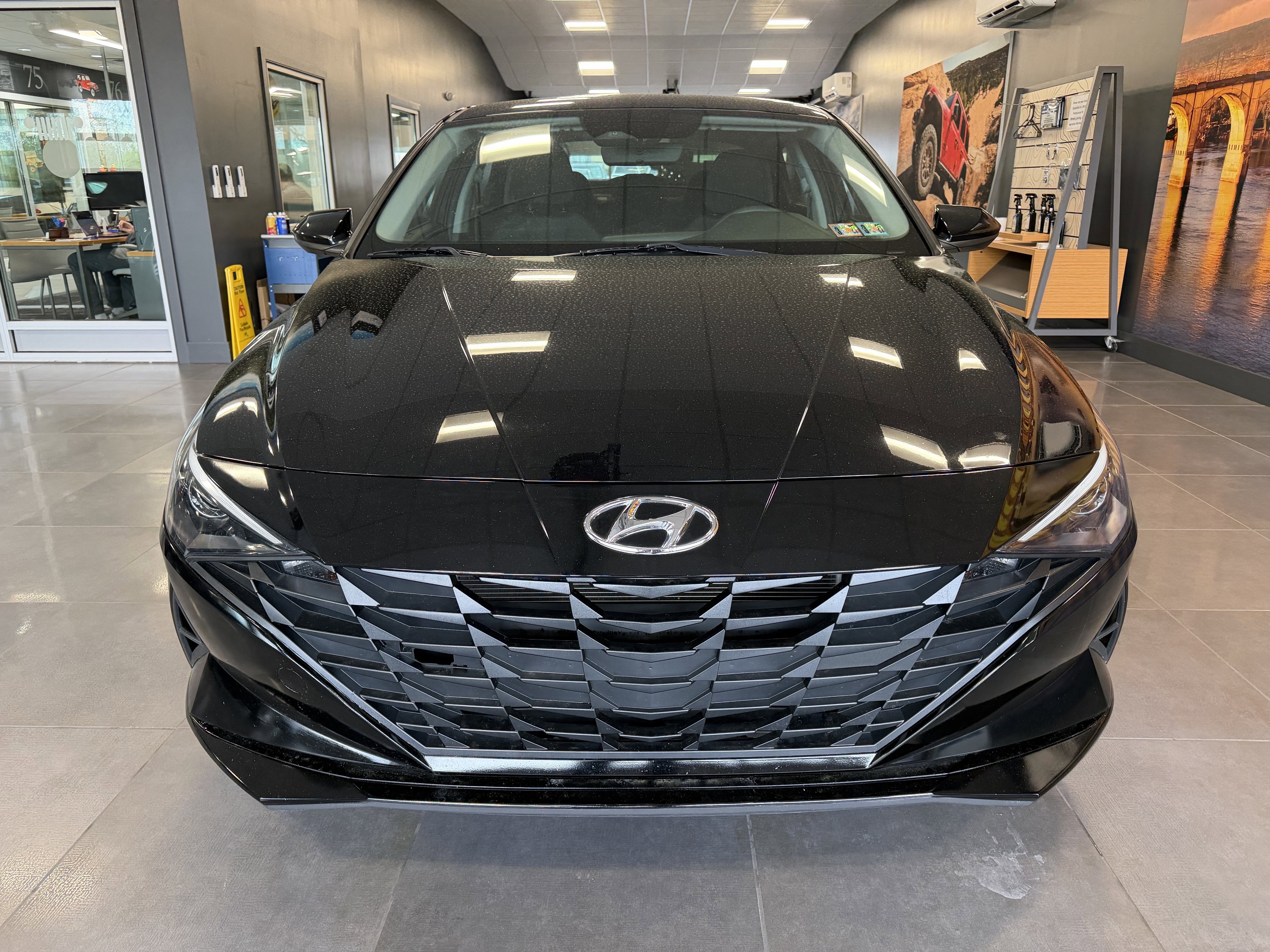 2022 Hyundai Elantra SE